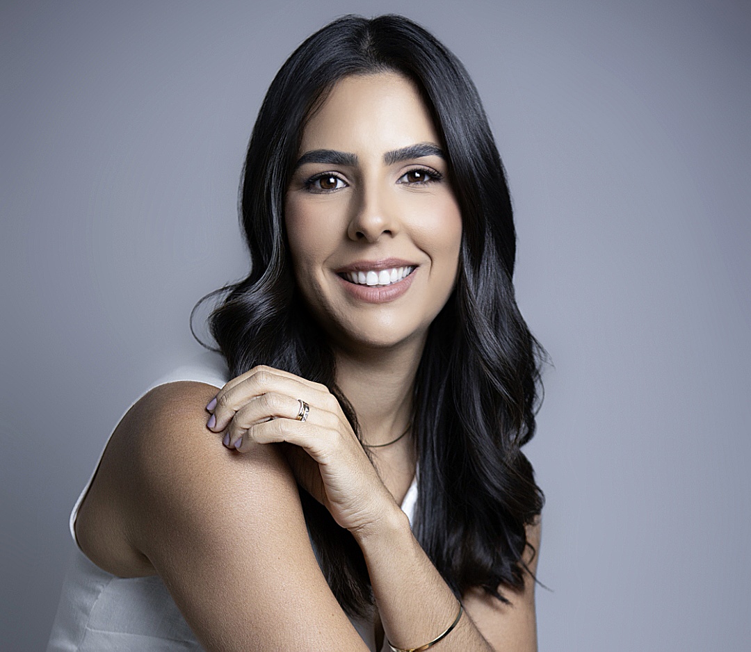 Dra. Mirella Sá destaca o movimento de debater os impactos da menopausa, obter informação qualificada e melhorar a qualidade de vida nesse período.