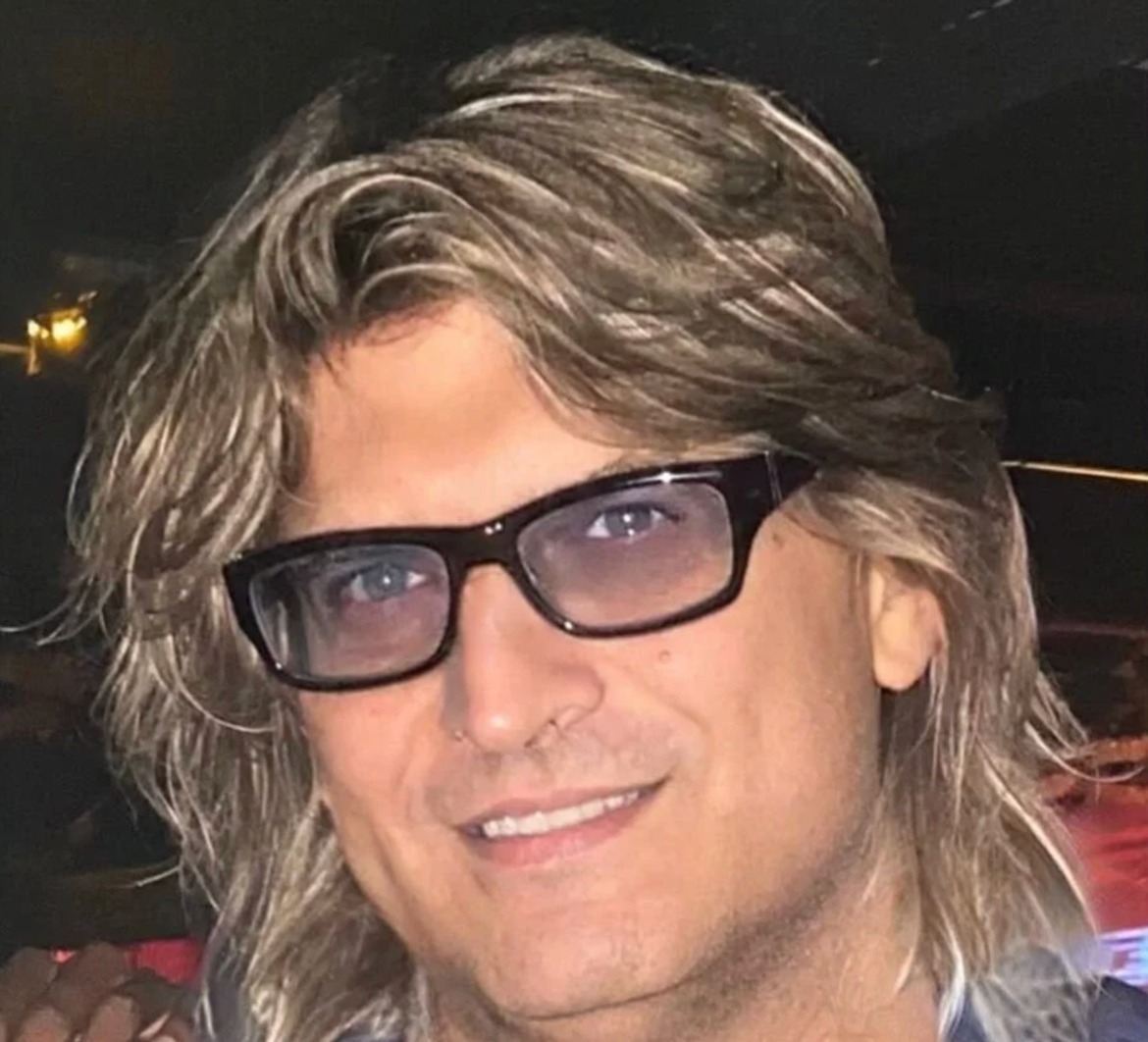 Abraham Ackermann amplia a rede internacional de contatos e desenvolve projetos nas áreas de mídia, entretenimento, turismo, hotelaria e eventos.