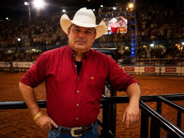 James Bonanza presente na Arena de Rodeio.