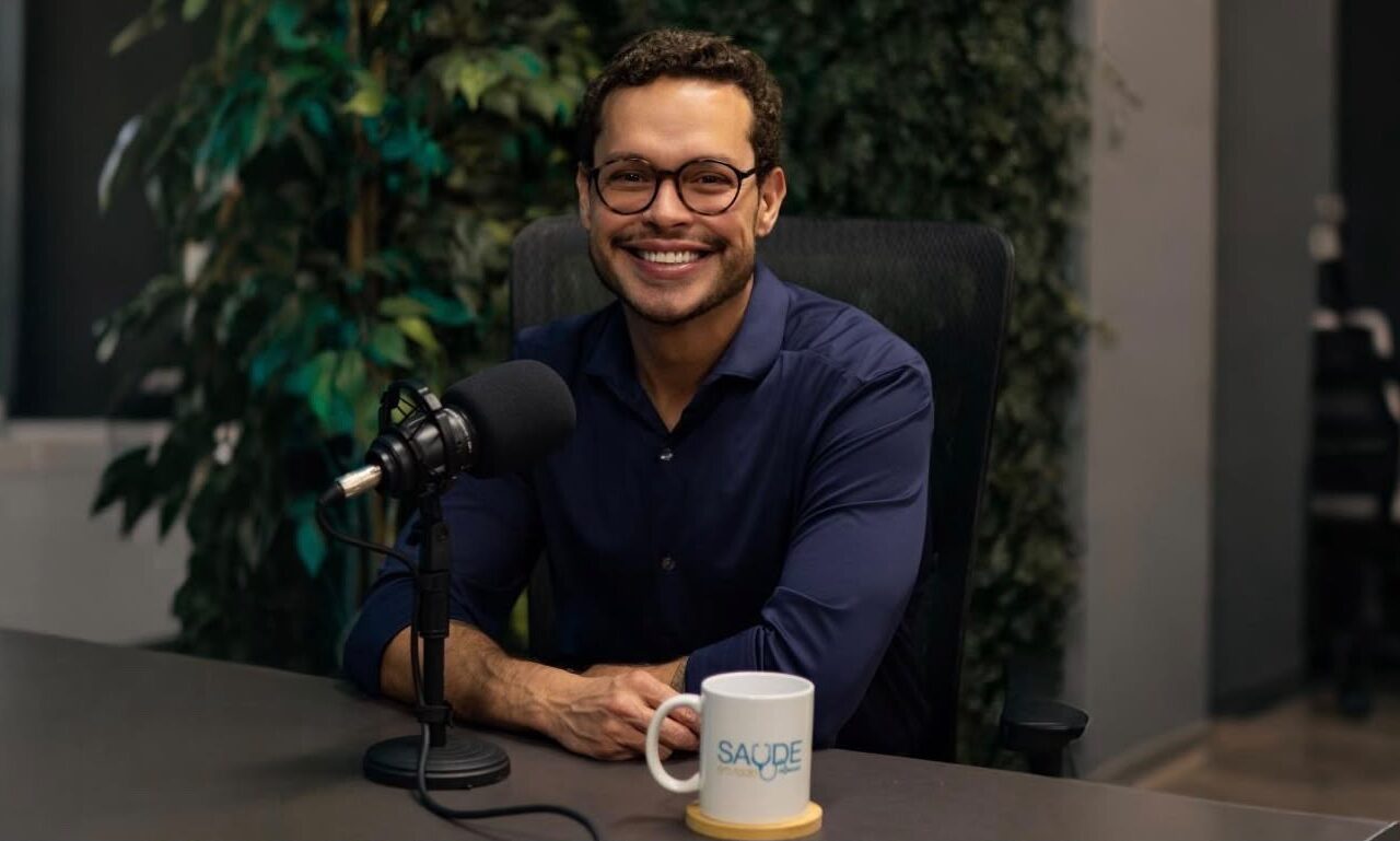 Dr. Gabriel presente no podcast.